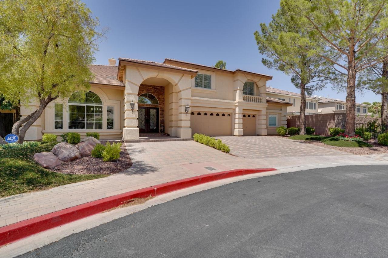 Elegant Las Vegas Home With Pool And Putting Green! Bagian luar foto