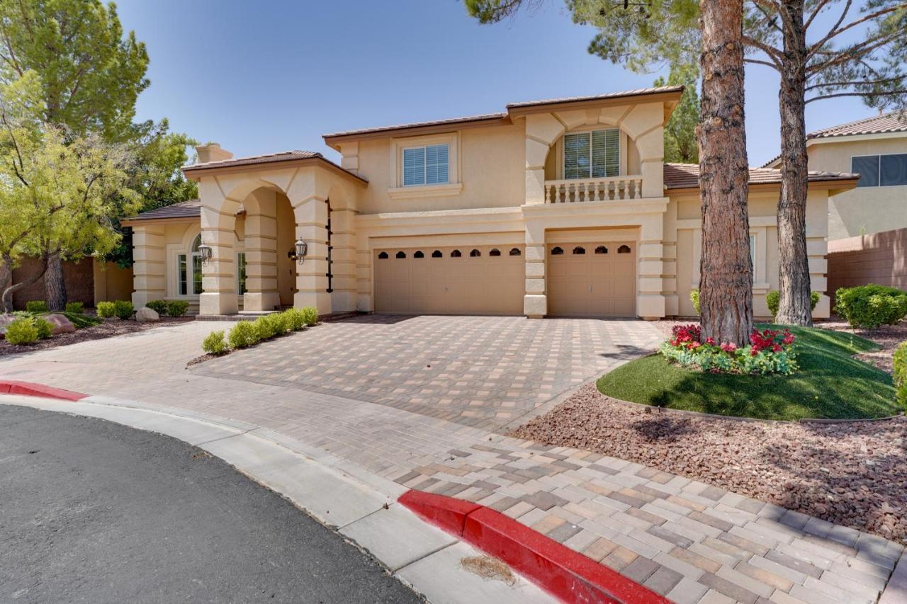 Elegant Las Vegas Home With Pool And Putting Green! Bagian luar foto